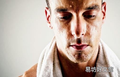 一觉醒来身上都是汗 调节环境温度与湿度缓解夜汗
