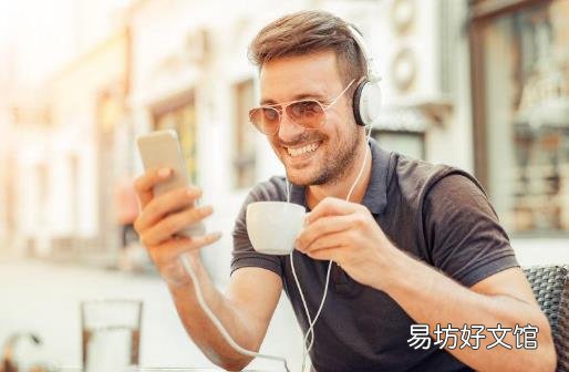 沉迷手机的危害让你害怕 学会六招怎么玩都不伤身