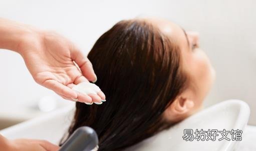 头发没干就睡容易睡出毛病 洗头后快速干头发的方法
