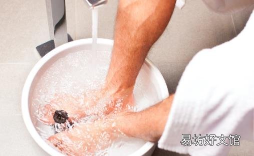 热水泡脚的好处多多 但泡脚并不适合于所有的人