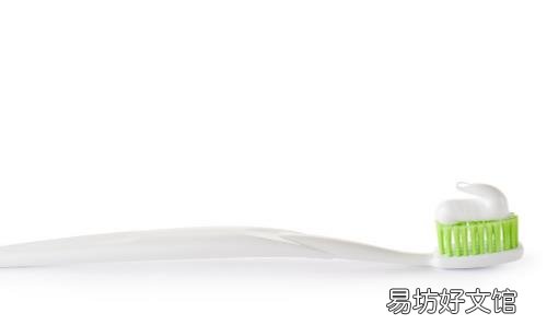 刷牙用最合适的牙膏量 使用牙膏的误区你别踩