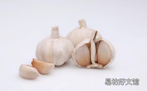 大蒜有哪些吃法?做成绿茶蒜