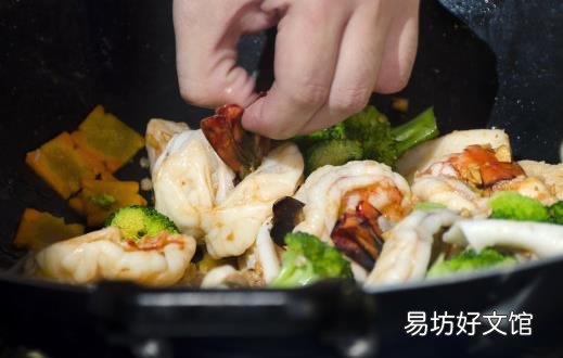 调料不仅赠味还养生 炒菜放调味料的最佳时间