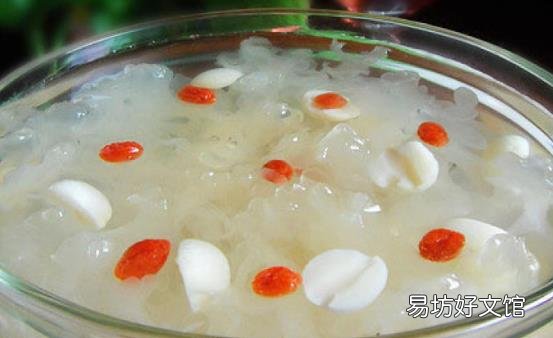 银耳莲子羹清凉解热 银耳莲子羹的做法
