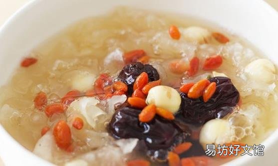 银耳莲子羹清凉解热 银耳莲子羹的做法