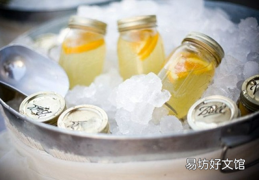 柠檬水的功效与作用-自制柠檬蜂蜜水的方法