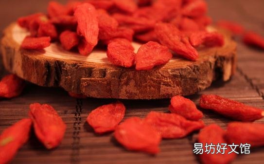 枸杞泡水有什么好处？怎么吃枸杞更好？