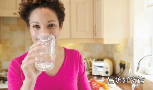放心饮用符合饮水安全标准的加氯自来水