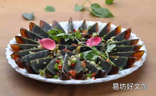 松花蛋不能和哪些东西一起吃