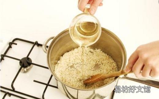淘米水不但可以是天然去污剂 还能祛油润肤哦