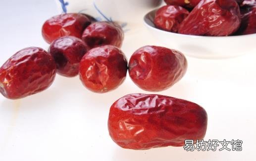 红枣到底应该生吃还是熟吃 肠胃不好的人千万别吃错