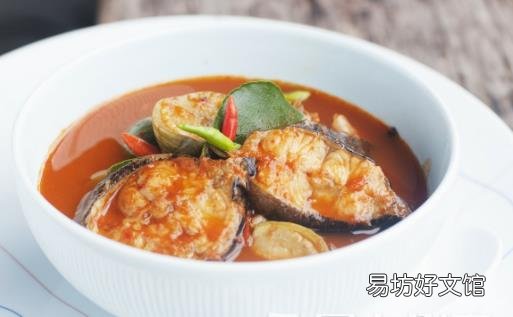 夏季吃茄子清热解暑平稳血压 但大量生吃茄子易中毒