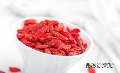 少吃枸杞子的情况早知早受益 枸杞子泡水喝的好坏