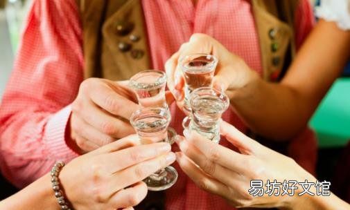 多吃坚果谷物能够预防脱发 不用尼龙梳子减缓脱发