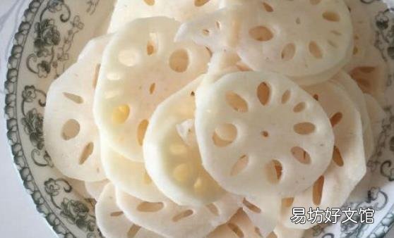 莲藕华而朴实营养高 莲藕炖排骨无疑是天作之合