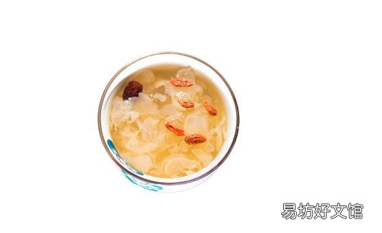 银耳防止钙流失促进生长发育 银耳羹的做法