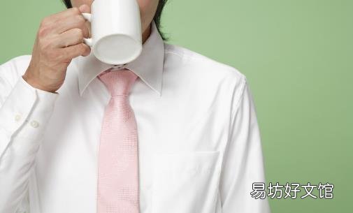 晨起空腹喝水到底好还是不好 空腹喝水的好处揭秘