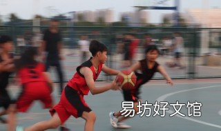 篮球跑位技巧图解 篮球前锋跑位技巧图解