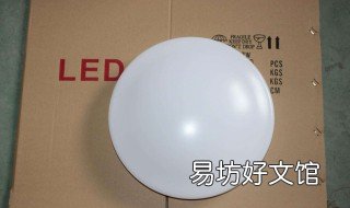 吸顶灯是薄的好还是厚的好 吸顶灯超薄的好不好