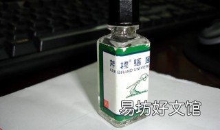白花油和风油精的区别 风油精和万花油的区别