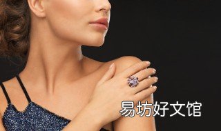 女人双手戴戒指的含义 女人双手戴戒指的含义图解
