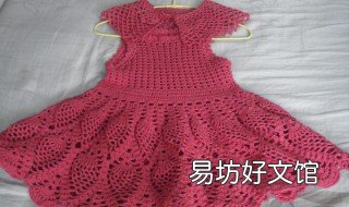 针织连衣裙怎么搭配 连帽针织连衣裙怎么搭配