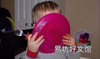 两岁宝宝怎么培养独立吃饭 如何培养两岁半宝宝自己吃饭