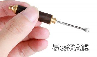硬耳屎怎么掏出来 硬耳屎掏出来出血了可以用氧氟沙星滴耳液