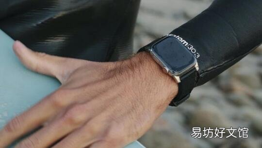 Nomad为Apple Watch发布了新系列的首批防水皮革表带