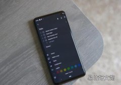 Android 11可能包括黑暗模式调度