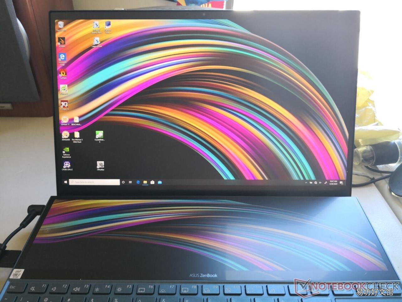 华硕ZenBook Duo ScreenPad非常好用,但请注意这些限制