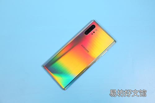 三星Galaxy S11的特色是改进了的指纹传感器 具有更大的检测范围