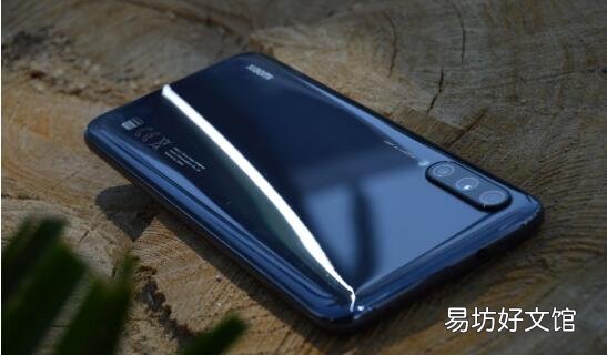 小米Mi A3 128GB的价格是一个很好的礼物