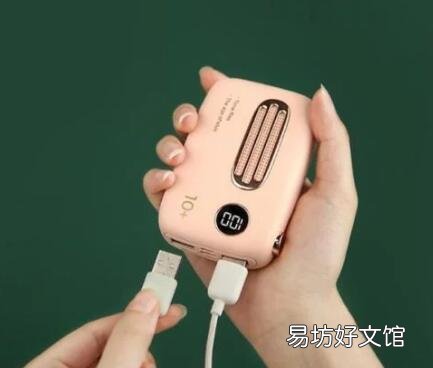 小米推出带有复古FM收音机的10000mAh移动电源
