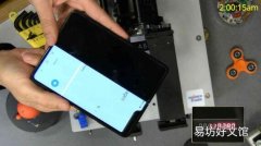 三星Galaxy Fold在机器折叠测试中能坚持12万次折叠