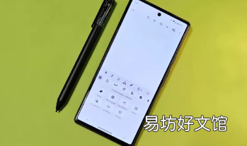 新的Gboard调整大小工具解决了摩托罗拉Razr Plus的烦恼