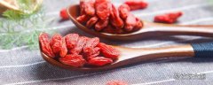 枸杞颜色变暗发粘还能吃吗 枸杞放久了颜色变深正常吗