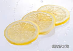 柠檬敷脸的正确方法 柠檬片可以直接敷脸吗