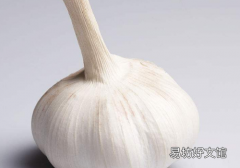 大蒜能治荨麻疹吗 揭秘：用大蒜治荨麻疹加重病情