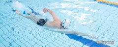 夏天游泳會增加濕氣嗎 游完泳后怎樣防止濕氣