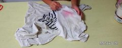 石榴汁弄到衣服上怎么洗 衣服上的石榴汁用什么洗