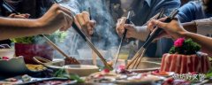 火锅底料怎么弄成火锅 袋装火锅底料需要炒吗