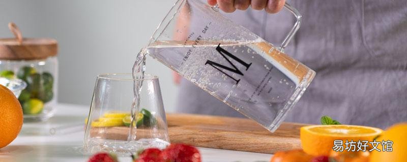 一天喝蘇打水不宜超過多少 蘇打水是不是碳酸飲料