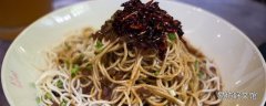 热干面没有芝麻酱怎么做好吃 热干面调芝麻酱技巧