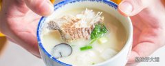 鱼头豆腐汤可以放什么材料 鱼头豆腐汤可以放药材吗