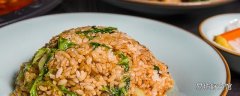 蛋炒饭一粒一粒诀窍 怎么把软湿的米饭变干