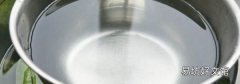 開空調放一盆水危害
