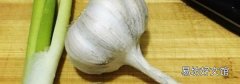 做饭什么时候放蒜