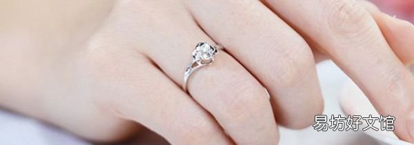 结婚戒指女生应该戴哪只手