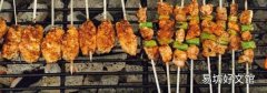 烧烤刷油撒料顺序